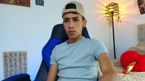 Snapshot of ostin_18hot chatting on 30, 11, 2025 ostin 18hot online show from 30, 11, 2025