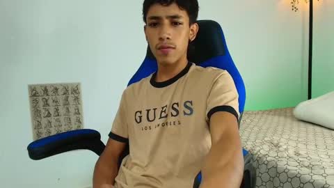 Snapshot of ostin_18hot chatting on 5, 12, 2025 ostin 18hot online show from 5, 12, 2025