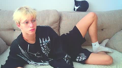 Snapshot of ostin_meoww chatting on 10, 12, 2024 Ostin online show from 10, 12, 2024