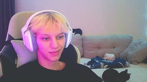 Snapshot of ostin_meoww chatting on 19, 12, 2024 Ostin online show from 19, 12, 2024