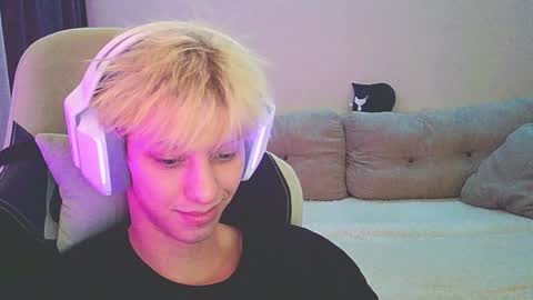 Snapshot of ostin_meoww chatting on 24, 12, 2024 Ostin online show from 24, 12, 2024