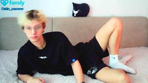 Snapshot of ostin_meoww chatting on 8, 2, 2025 Ostin online show from 8, 2, 2025