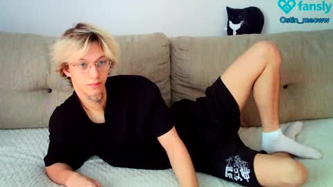Snapshot of ostin_meoww chatting on 5, 3, 2025 Ostin online show from 5, 3, 2025