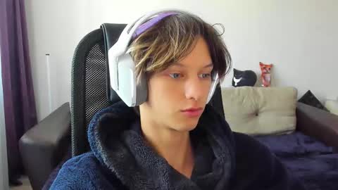 Snapshot of ostin_meoww chatting on 14, 10, 2025 Ostin online show from 14, 10, 2025