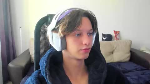 Snapshot of ostin_meoww chatting on 17, 10, 2025 Ostin online show from 17, 10, 2025