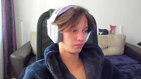 Snapshot of ostin_meoww chatting on 21, 10, 2025 Ostin online show from 21, 10, 2025