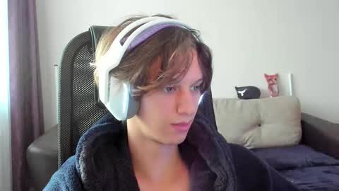 Snapshot of ostin_meoww chatting on 25, 10, 2025 Ostin online show from 25, 10, 2025