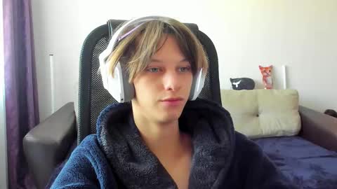 Snapshot of ostin_meoww chatting on 26, 10, 2025 Ostin online show from 26, 10, 2025