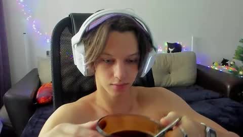 Snapshot of ostin_meoww chatting on 1, 12, 2025 Ostin online show from 1, 12, 2025