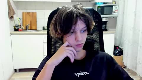 Snapshot of ostin_meoww chatting on 18, 12, 2025 Ostin online show from 18, 12, 2025