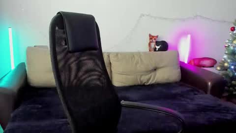 Snapshot of ostin_meoww chatting on 19, 12, 2025 Ostin online show from 19, 12, 2025