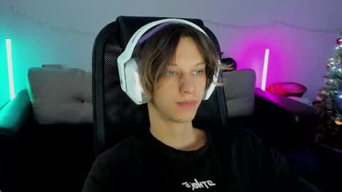 Snapshot of ostin_meoww chatting on 20, 12, 2025 Ostin online show from 20, 12, 2025