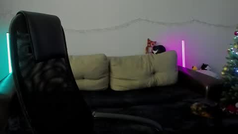 Snapshot of ostin_meoww chatting on 22, 12, 2025 Ostin online show from 22, 12, 2025