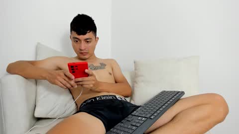 Snapshot of ostinn_ chatting on 26, 9, 2025 O S T I N online show from 26, 9, 2025