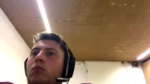 Snapshot of outflayd chatting on 21, 10, 2025 outflayd online show from 21, 10, 2025