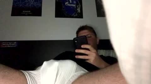 Snapshot of outflayd chatting on 29, 10, 2025 outflayd online show from 29, 10, 2025