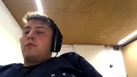 Snapshot of outflayd chatting on 30, 10, 2025 outflayd online show from 30, 10, 2025