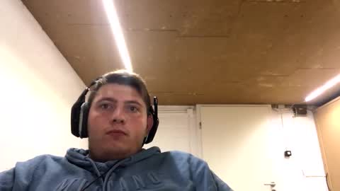 Snapshot of outflayd chatting on 5, 11, 2025 outflayd online show from 5, 11, 2025