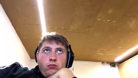 Snapshot of outflayd chatting on 6, 11, 2025 outflayd online show from 6, 11, 2025