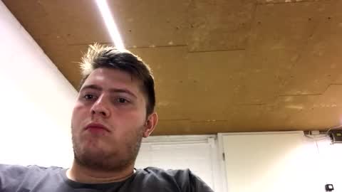 Snapshot of outflayd chatting on 7, 11, 2025 outflayd online show from 7, 11, 2025