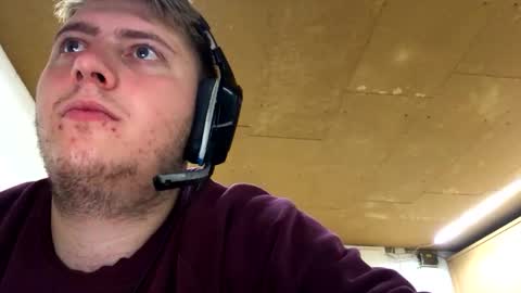 Snapshot of outflayd chatting on 11, 11, 2025 outflayd online show from 11, 11, 2025