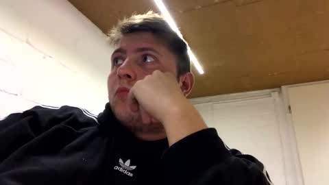 Snapshot of outflayd chatting on 13, 11, 2025 outflayd online show from 13, 11, 2025