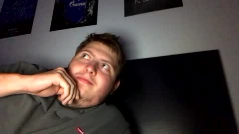 Snapshot of outflayd chatting on 20, 11, 2025 outflayd online show from 20, 11, 2025