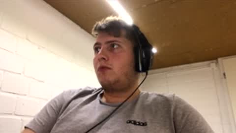 Snapshot of outflayd chatting on 29, 11, 2025 outflayd online show from 29, 11, 2025