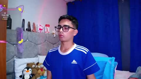 Owen  Independent model  online show from 10, 9, 2025