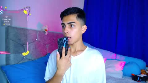 Owen  Independent model  online show from 14, 10, 2025