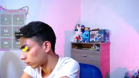 Owen  Independent model  online show from 19, 11, 2025