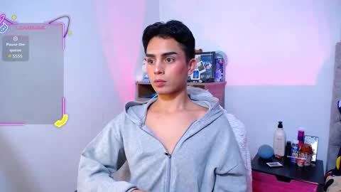 Owen  Independent model  online show from 25, 11, 2025