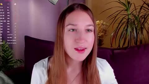 Snapshot of oziecarmona chatting on 19, 10, 2025 Caroline or just Lina online show from 19, 10, 2025