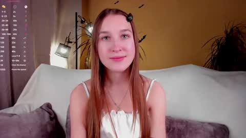 Snapshot of oziecarmona chatting on 2, 11, 2025 Caroline or just Lina online show from 2, 11, 2025