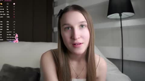 Snapshot of oziecarmona chatting on 17, 12, 2025 Caroline or just Lina online show from 17, 12, 2025