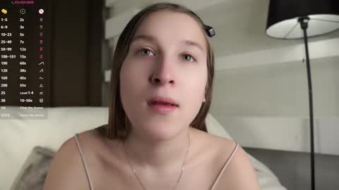 Snapshot of oziecarmona chatting on 21, 12, 2025 Caroline or just Lina online show from 21, 12, 2025