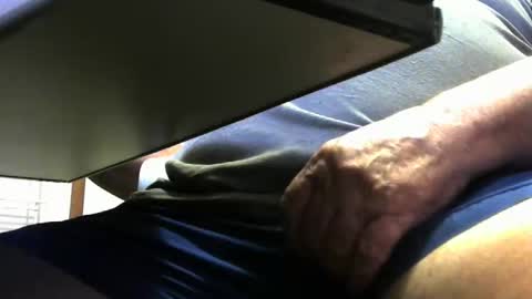 ozzienuts21153 online show from 24, 2, 2026