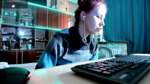 Ella online show from 1, 2, 2025