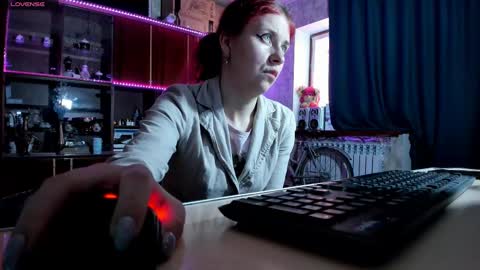 Ella online show from 5, 3, 2025