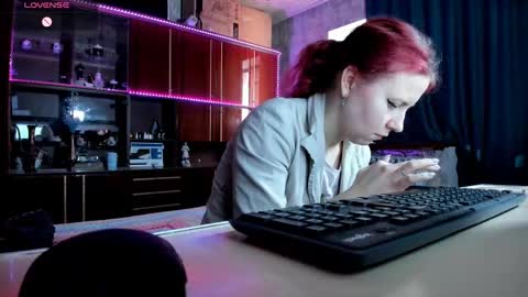 Ella online show from 5, 3, 2025