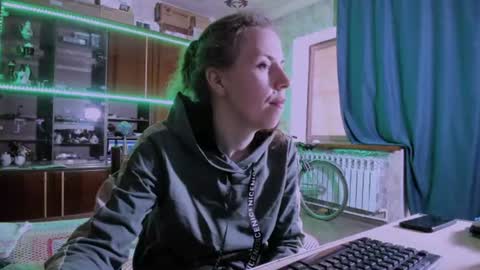 Snapshot of pa1e_pr1ncess chatting on 30, 6, 2026 Ella online show from 30, 6, 2026