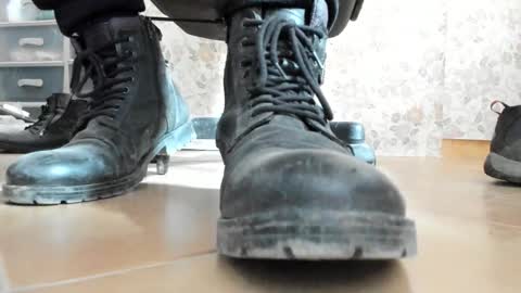 Snapshot of pablomenesssl chatting on 21, 12, 2025 Pablo Meness online show from 21, 12, 2025