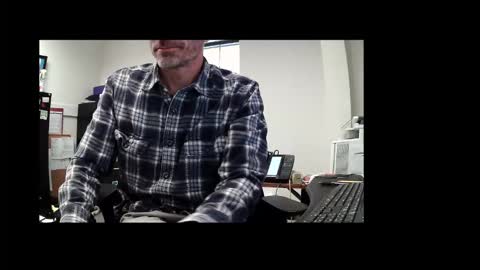 Snapshot of paddleme100 chatting on 24, 11, 2025 Paddle me online show from 24, 11, 2025