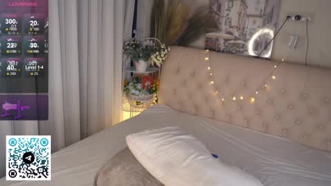 Kimlovense is activeThere are legends that in this room all your wishes can come true  Private is Open online show from 12, 2, 2025