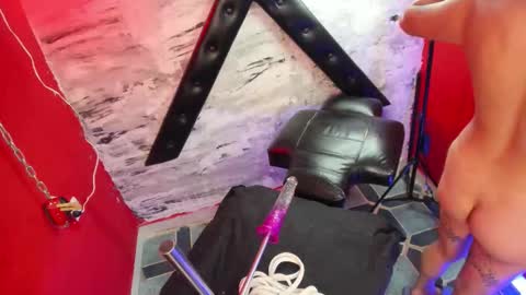 painwithoutpity9_ online show from 5, 2, 2026