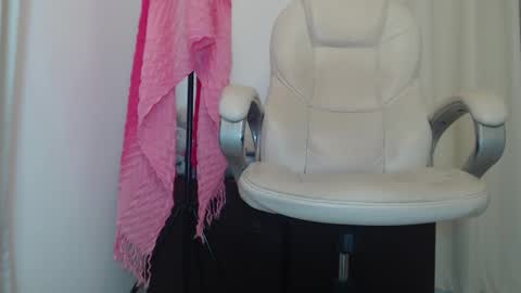 paiperhalliwey online show from 26, 2, 2025