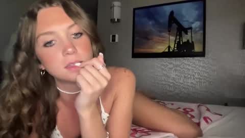 Paisley online show from 5, 10, 2025