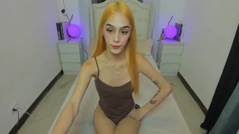 Snapshot of paloma_fucker chatting on 19, 10, 2025 tiny girl wth big one online show from 19, 10, 2025