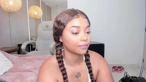 Snapshot of pamela_west chatting on 28, 11, 2025 Pamela West online show from 28, 11, 2025