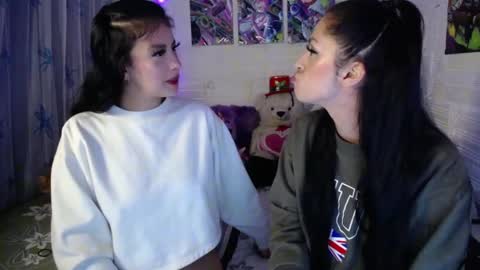 Snapshot of pamelaa_reyess chatting on 15, 11, 2025 Pamela Reyess online show from 15, 11, 2025